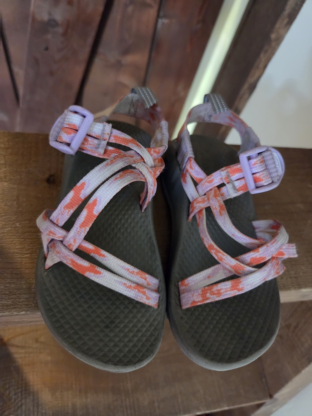 Sporty Strappy Sandals in Pink/Coral Pattern